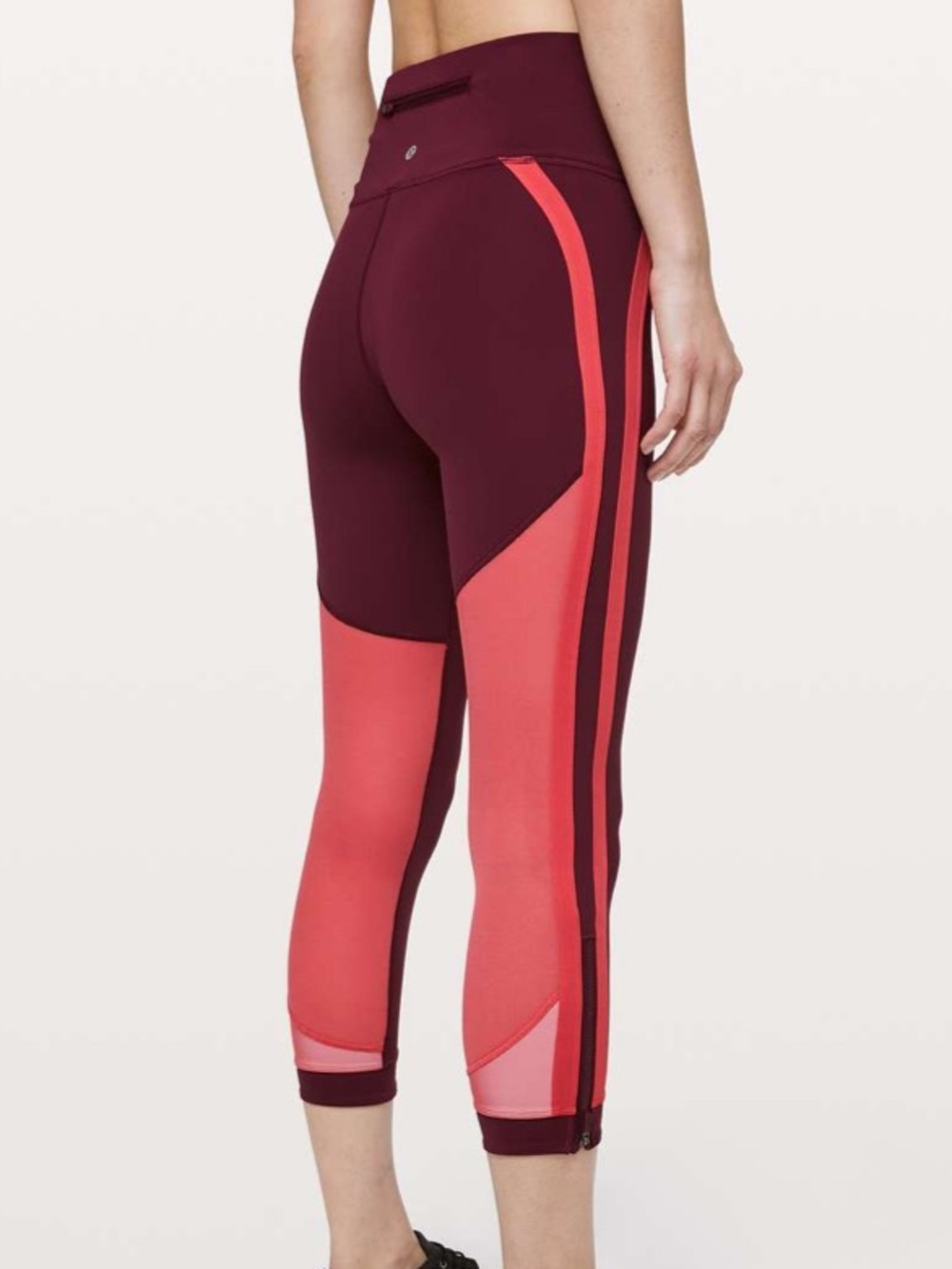 LULULEMON Zip the Line Crop 23” Size 6